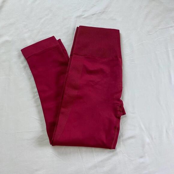 Lululemon Zone In Crop size 6 - Picture 2 of 5